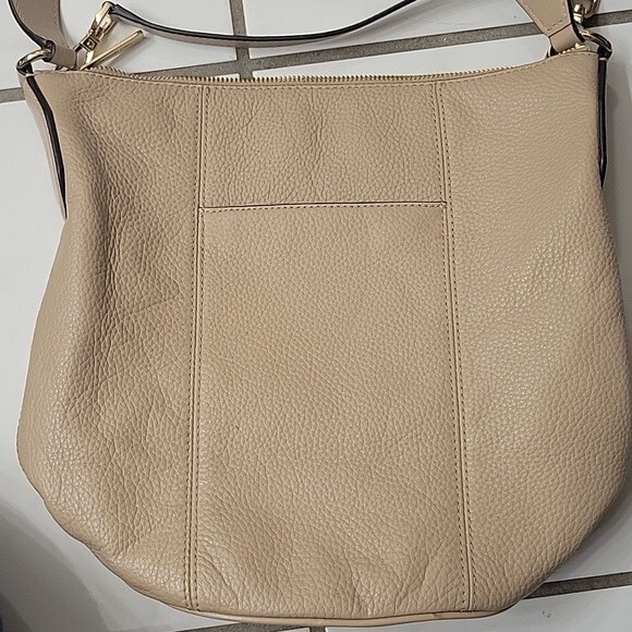 Michael Kors Brooke Medium Tan Bucket Crossbody Bag | Pebbled Leather Purse - Picture 8 of 12